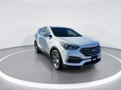 Used 2017 Hyundai Santa Fe Sport image 2
