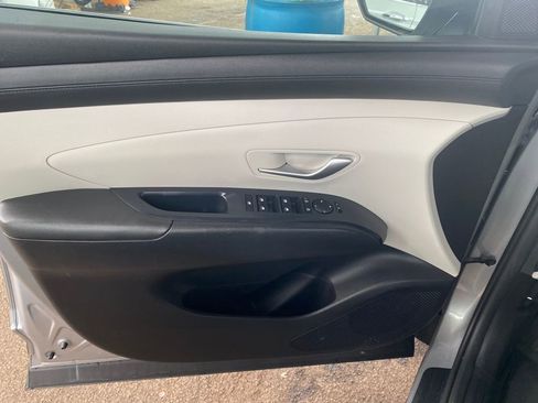 Certified 2025 Hyundai Tucson SE image 13