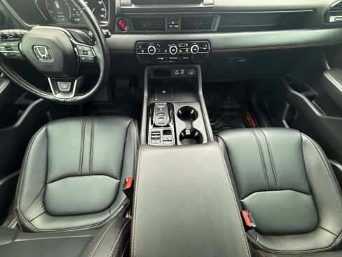 Used 2024 Honda Pilot TrailSport image 28