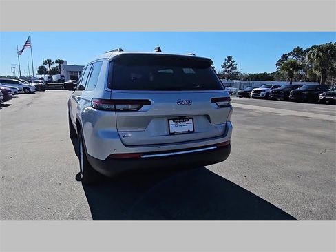 Used 2024 Jeep Grand Cherokee L Laredo w/ Luxury Tech Group I image 31