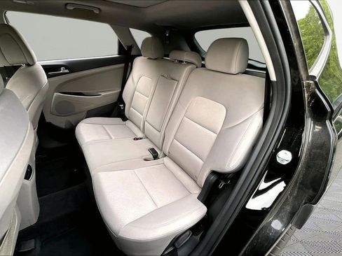 Used 2018 Hyundai Tucson Value w/ Cargo Package FWD image 16