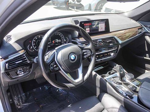 Used 2019 BMW 530e w/ Convenience Package RWD image 15
