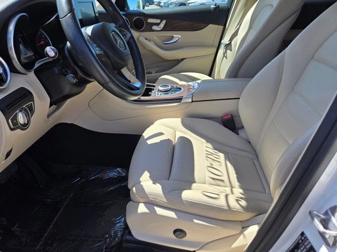 Used 2019 Mercedes-Benz GLC 300 4MATIC image 11