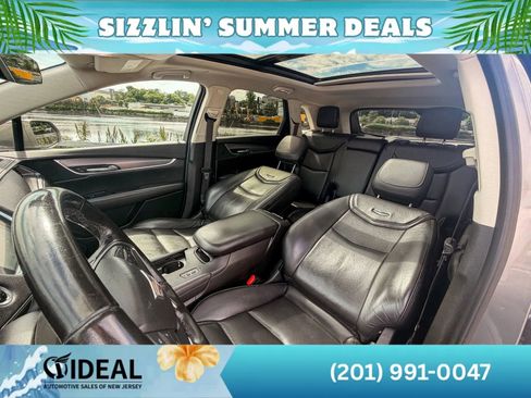 Used 2019 Cadillac XT5 Premium Luxury AWD/4WD image 9