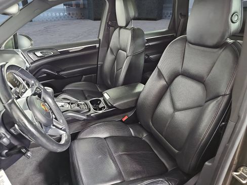 Used 2016 Porsche Cayenne AWD/4WD image 12
