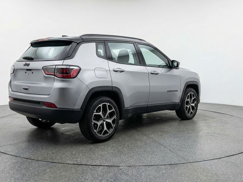 Used 2025 Jeep Compass Limited AWD/4WD image 9