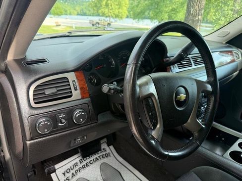 Used 2012 Chevrolet Suburban 2500 LS w/ Convenience Package 1 AWD/4WD image 16