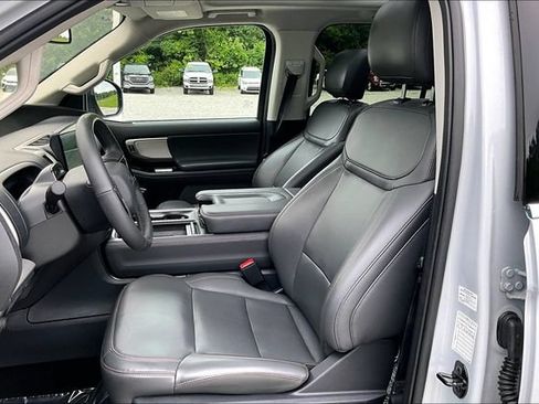 Used 2025 Ford Expedition Max Active AWD/4WD image 23
