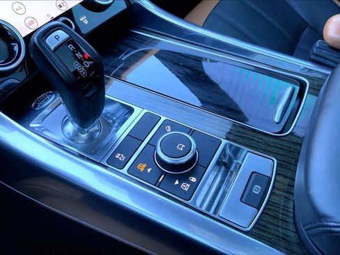 Used 2019 Land Rover Range Rover Sport HSE Dynamic image 35