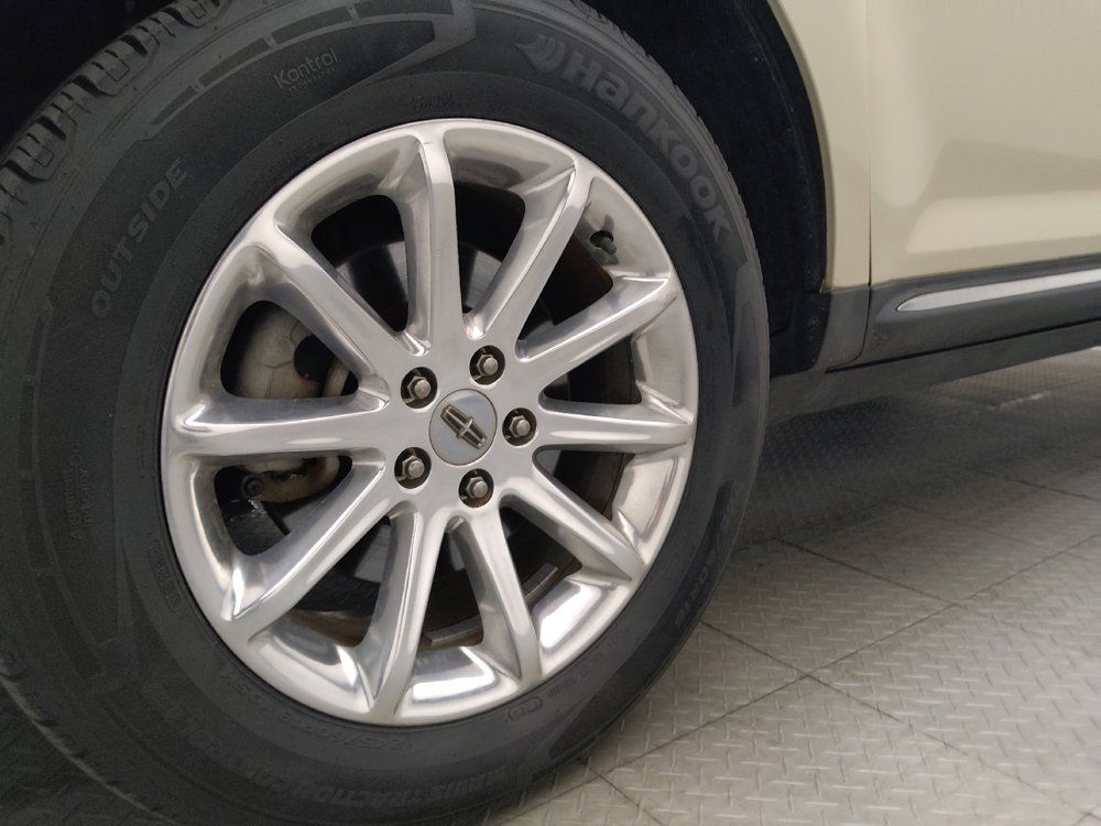 Used 2014 Lincoln MKX FWD w/ Equipment Group 101A image 31