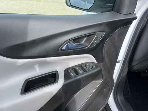 Used 2023 Chevrolet Equinox LS image 13
