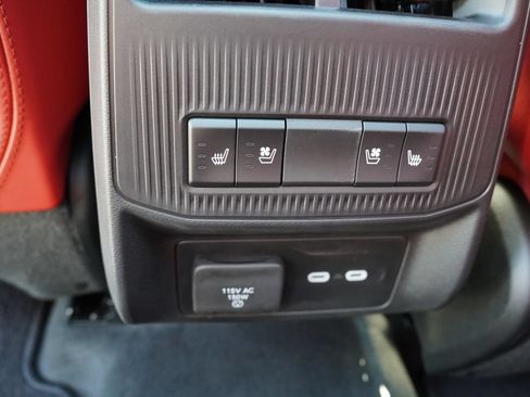 Used 2025 Jeep Wagoneer S Launch Edition w/ Trailer Tow Group AWD/4WD image 19