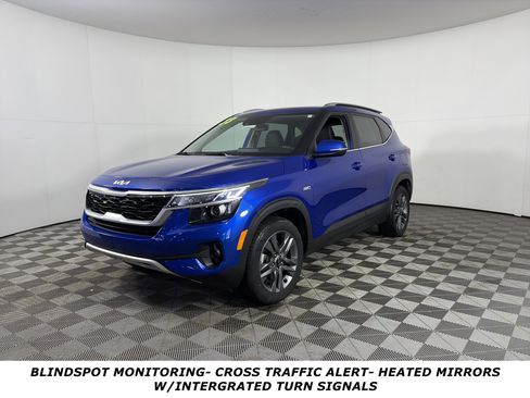 Used 2023 Kia Seltos S w/ Navigation Package image 3