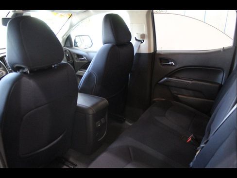 Used 2022 Chevrolet Colorado LT w/ Safety Package AWD/4WD image 16