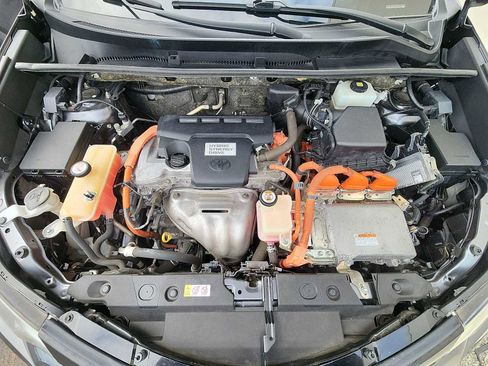 Used 2018 Toyota RAV4 SE image 11