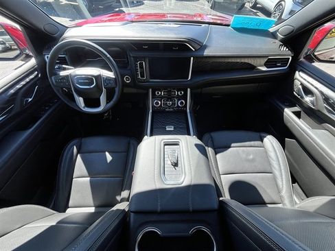 Used 2024 GMC Yukon XL Denali AWD/4WD image 12