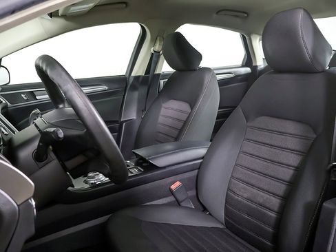 Used 2020 Ford Fusion SE image 22