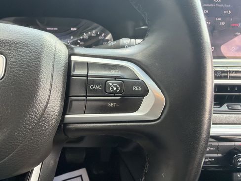 Used 2022 Jeep Compass Latitude w/ Sun and Sound Group AWD/4WD image 36