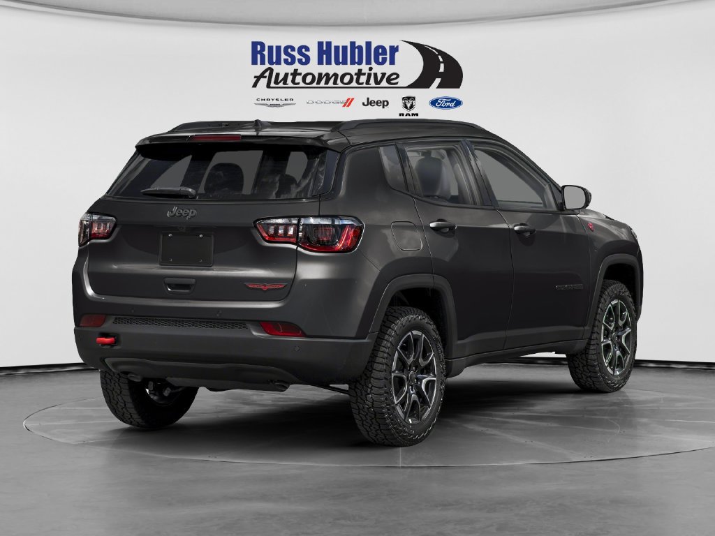 Used 2026 Jeep Compass Trailhawk w/ Sun, Sound & Navigation Group AWD/4WD image 3