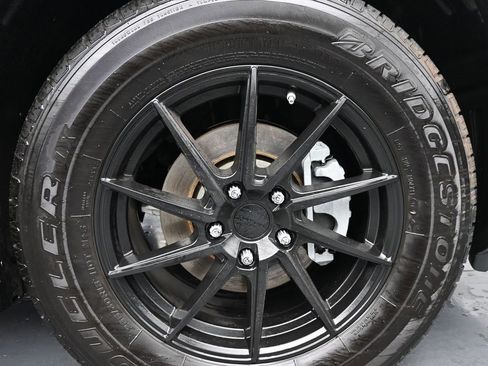 Used 2021 Honda Pilot Touring image 11