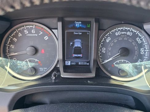 Used 2019 Toyota Tacoma TRD Sport w/ TRD Premium Sport Package RWD image 19