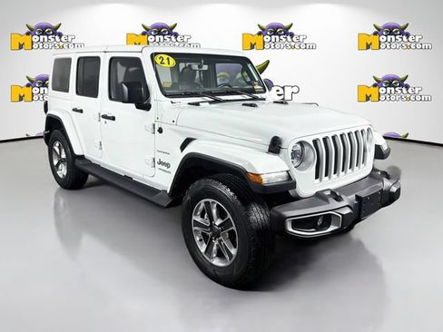 Used 2021 Jeep Wrangler Unlimited Sahara w/ Uconnect 4C Nav & Sound Group AWD/4WD image 3