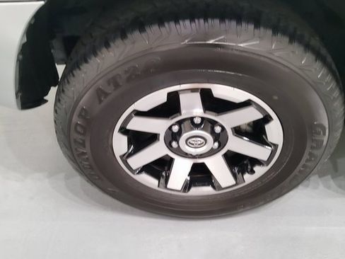 Used 2024 Toyota 4Runner TRD Off-Road image 34