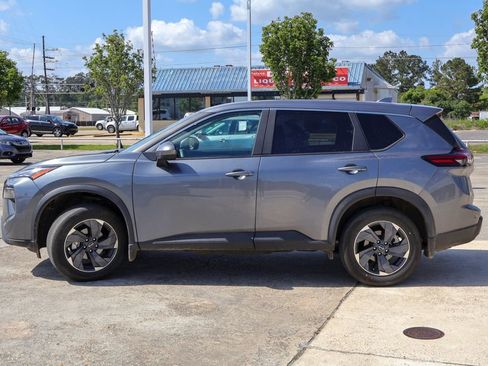 Certified 2026 Nissan Rogue SV FWD image 24