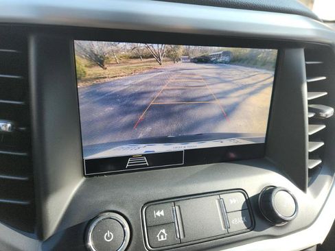 Used 2020 GMC Acadia SLE image 14