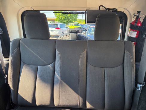 Used 2015 Jeep Wrangler Sahara w/ Dual Top Group AWD/4WD image 8