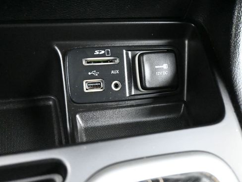 Used 2018 Jeep Cherokee Latitude Plus image 10