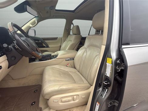 Used 2016 Lexus LX 570 4WD image 10