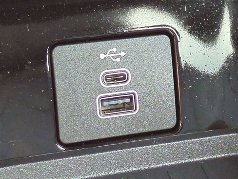 Used 2025 Ford Mustang Mach-E Premium AWD/4WD image 33