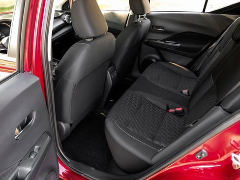 Used 2024 Nissan Kicks SV image 48