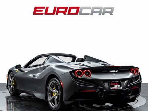 Used 2022 Ferrari F8 Tributo image 4