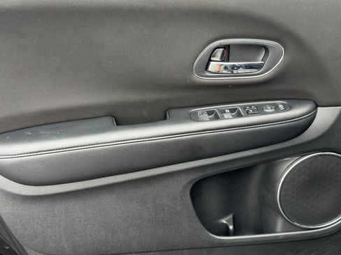 Used 2018 Honda HR-V EX image 15