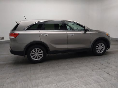 Used 2018 Kia Sorento L image 10