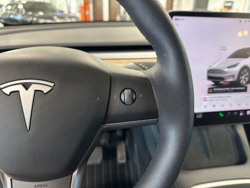 Used 2023 Tesla Model Y Long Range AWD/4WD image 19