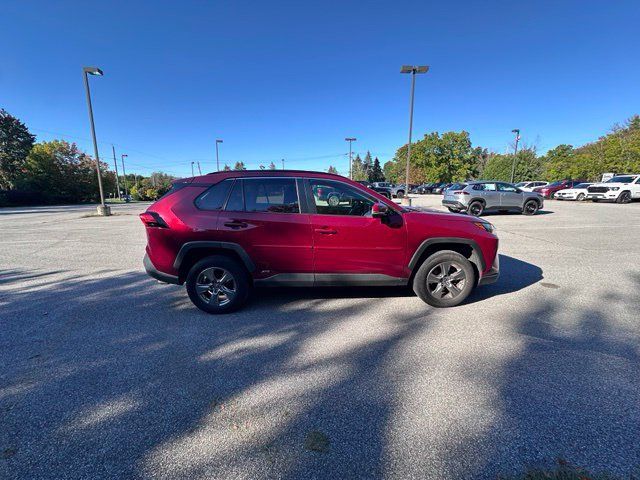 Used 2023 Toyota RAV4 LE AWD/4WD image 2