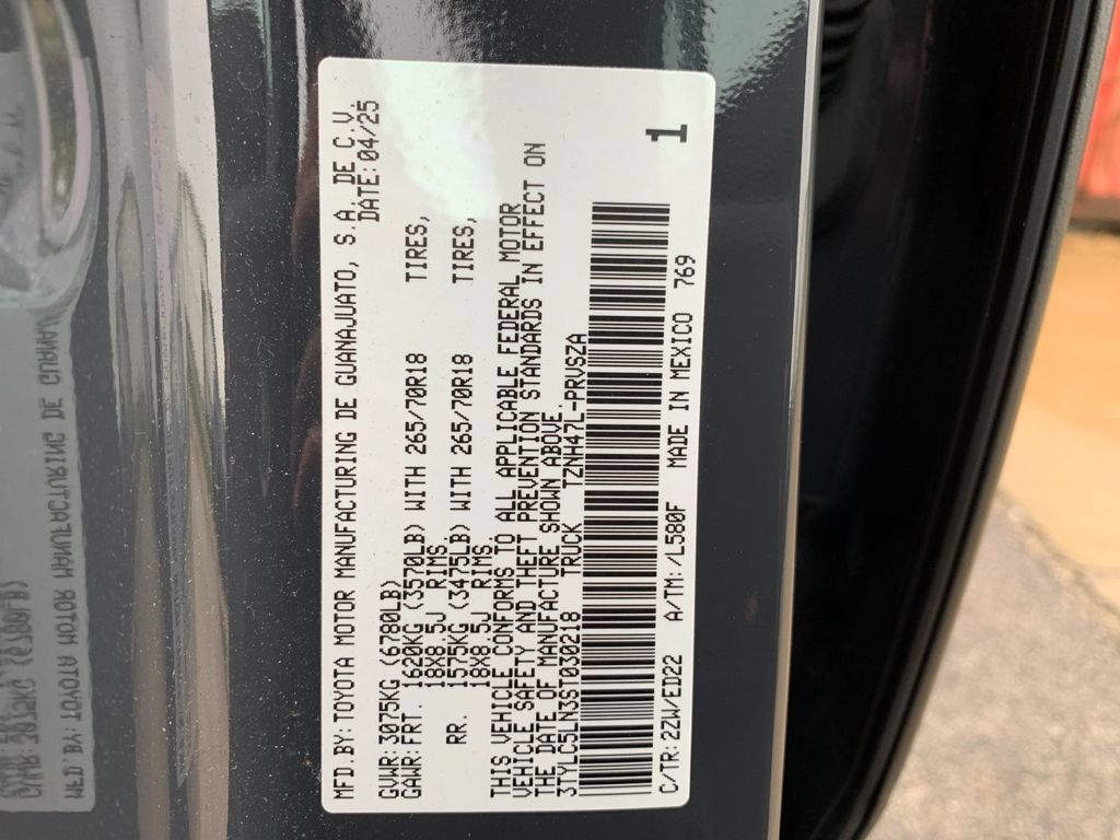 Used 2025 Toyota Tacoma TRD Pro AWD/4WD image 44