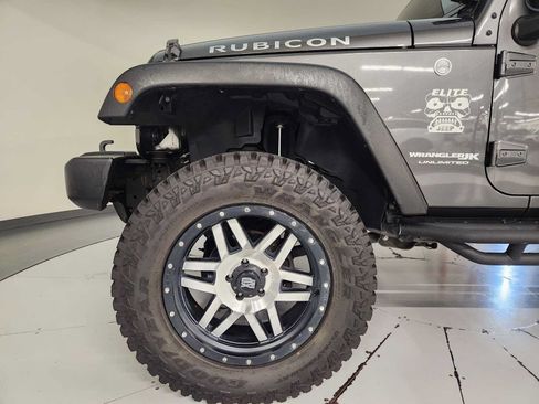 Used 2018 Jeep Wrangler Unlimited Rubicon w/ Connectivity Group AWD/4WD image 11