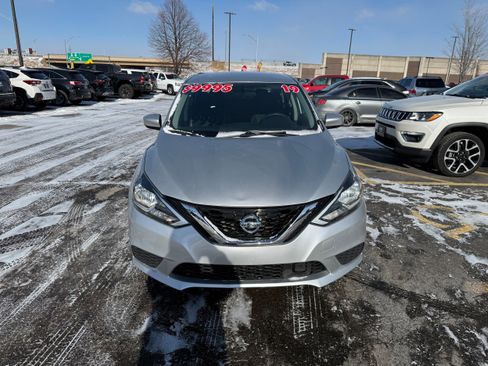 Used 2019 Nissan Sentra S w/ Appearance Package image 2