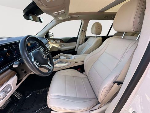 Used 2023 Mercedes-Benz GLS 450 4MATIC image 25