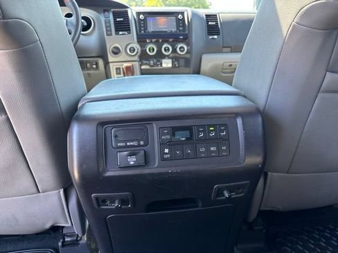 Used 2017 Toyota Sequoia Platinum AWD/4WD image 17