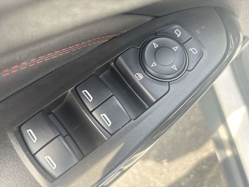 Certified 2024 Chevrolet Trax RS image 19