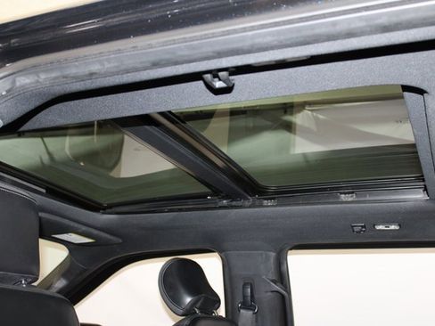 Used 2015 Ford F150 Platinum image 11