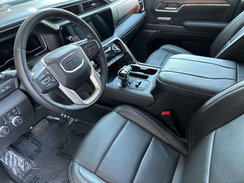 Used 2024 GMC Sierra 1500 Denali w/ Technology Package RWD image 9