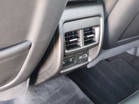 Used 2025 Cadillac XT4 Sport FWD image 28