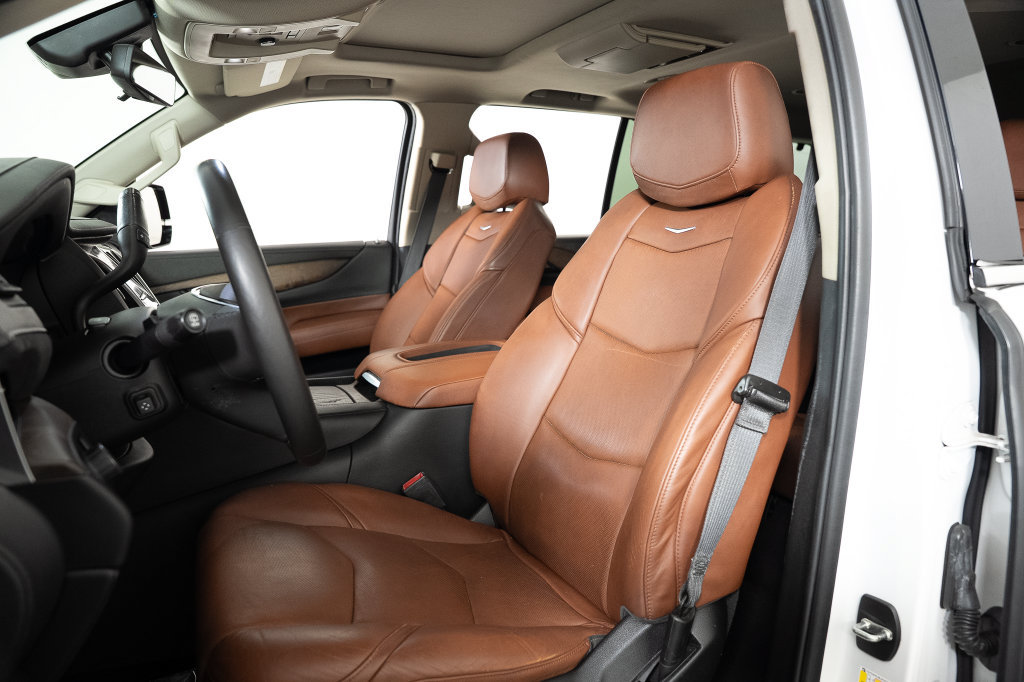 Used 2020 Cadillac Escalade Premium Luxury RWD image 19