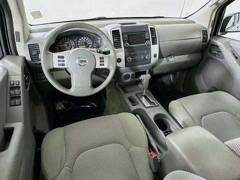 Used 2017 Nissan Frontier SV image 12